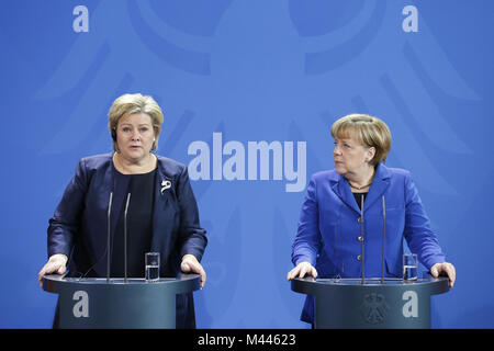 Solberg trifft Merkel in Berlin. Stockfoto