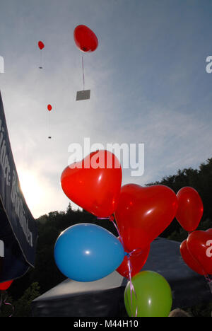 fliegende Luftballons Stockfoto