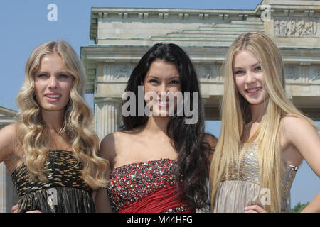 Germany's Next Topmodel Top 3 Photocall Berlin Stockfoto