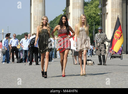 Germany's Next Topmodel Top 3 Photocall Berlin Stockfoto