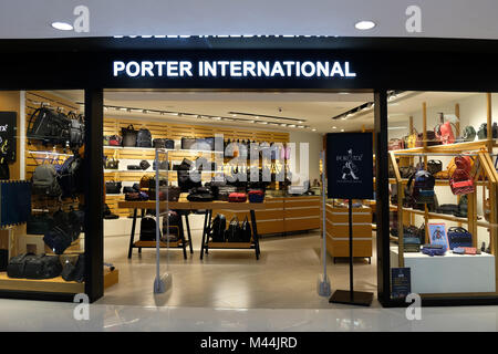 Hong Kong - 11. Februar 2018: Porter Store in Hongkong. Porter ist die wichtigste Marke von Yoshida & Co., Ltd., die 1962 Marke ist. Stockfoto