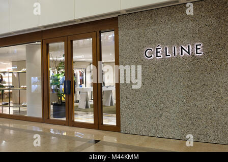 Hongkong - Februar 4, 2018: shop Celine in Hongkong. Celine Kleidung auf Anzeige an eine zweite Flagship Store von Rinascente in Rom. Stockfoto