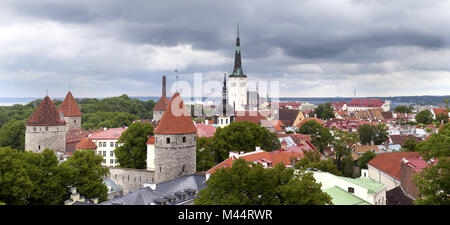 Stadt Panorama von einer Aussichtsplattform. Tallinn. Estland. Stockfoto