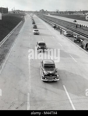 Die erste Datenverkehr Kongress Expressway gerade östlich von Laramie, Ca. 1958. Stockfoto