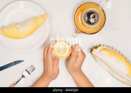 Durian ist Vietnamesisch tropische Früchte so lecker, süß und gut riechen. Stockfoto