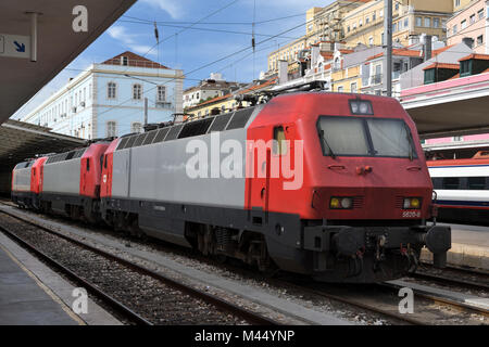Klasse 5600 elektrische Lokomotive; 5620-8; Santa Apolonia Bahnhof; Lissabon; Portugal; Stockfoto