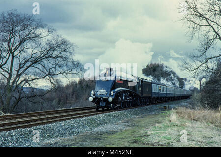 60009 Union von Südafrika ist ein Lner Klasse A4 (4488) Dampflok in Doncaster 1937 Bild an einer unbekannten Stelle im April 1984 gebaut Stockfoto