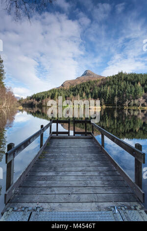 Pap von Glencoe von Glencoe Glencoe Lochan in der Nähe von Dorf. Die lochan und Wälder wurden im 19. Jahrhundert von Lord Strathcona erstellt. Stockfoto