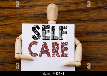 Konzeptionelle Hand schreiben Bildunterschrift Inspiration zeigen Self Care. Business Konzept für Pflege, für die eigene Gesundheit auf haftnotiz Papier verfasst am Stockfoto