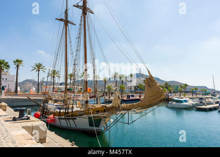 Die Marina an der mediterranen Küstenstadt Cartagena, Spanien. Stockfoto