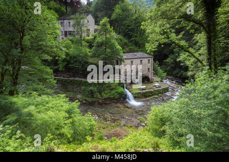 Der fluß Breggia in der Mühle, Bruzella Muggiotal, Mendrisio Bezirk, Kanton Tessin, Schweiz. Stockfoto