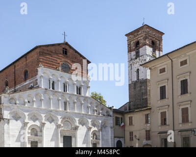 Die Kirche Santa Maria Forisportam in Lucca, Italien Stockfoto