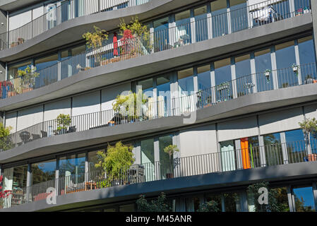 Fassade eines modernes Stadthaus in Berlin gesehen, Germa Stockfoto