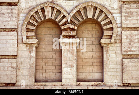 Doppelte Nische im alten Haus in Cadiz (Gran Teatro Falla) Stockfoto