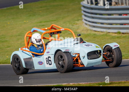 2008 MK Indy R mit Fahrer Stephen Riley während der cscc Gold Kunst Maginificent Sevens Rennen in Snetterton Stromkreis Motor, Norfolk, Großbritannien. Stockfoto