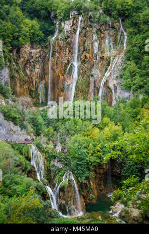 Wasserfälle im Nationalpark Plitvicer Seen, Kroatien Stockfoto