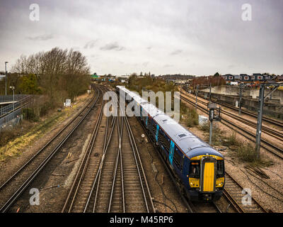 S-Bahn im internationalen Bahnhof Ashford, Kent, Großbritannien Stockfoto