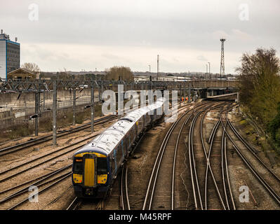 S-Bahn im internationalen Bahnhof Ashford, Kent, Großbritannien Stockfoto