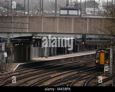 S-Bahn im internationalen Bahnhof Ashford, Kent, Großbritannien Stockfoto