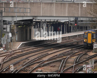 S-Bahn im internationalen Bahnhof Ashford, Kent, Großbritannien Stockfoto