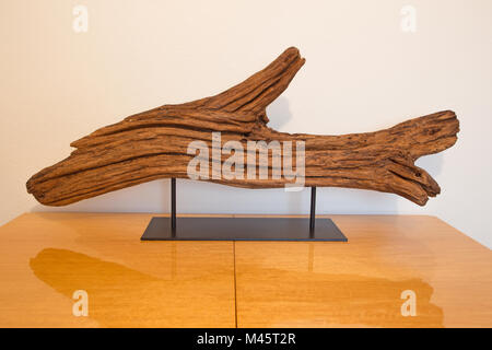 Die moderne Holz dekorative Skulptur. Stockfoto
