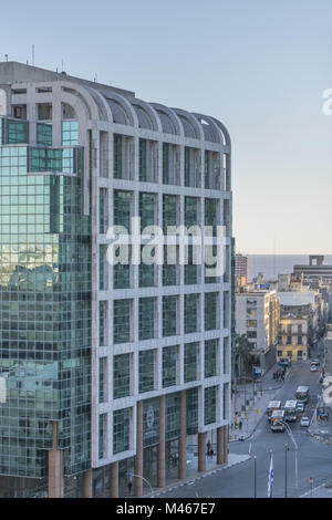 Modernes Gebäude auf dem Unabhängigkeitsplatz in Montevideo, Uruguay Stockfoto