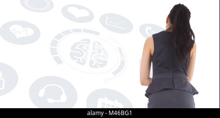 Zusammengesetztes Bild des Denkens asiatische Geschäftsfrau Stockfoto