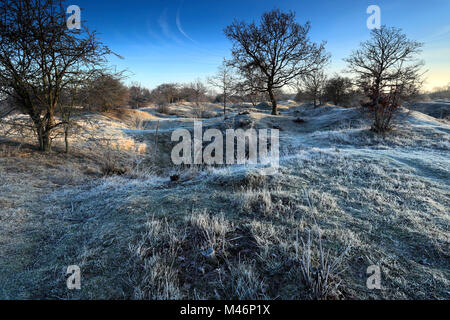 Winter Frostige Dämmerung, Barnack Hügel N Löcher, SSSI, Barnack Dorf, Cambridgeshire, England, Großbritannien Stockfoto