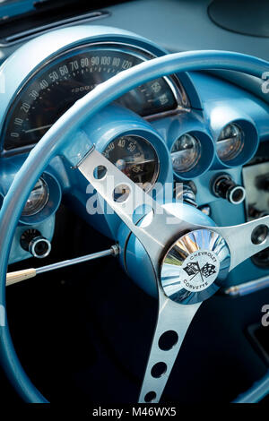 Lenkrad eines 1959 Chevrolet Corvette Stingray auf Anzeige bei "Autos am 5. th'Autoshow, Naples, Florida, USA Stockfoto