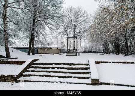 Auschwitz, weniger Polen/Polen - 04.Februar 2018: Auschwitz Birkenau, Nazi Konzentrations- und Vernichtungslager. Galgen. Stockfoto