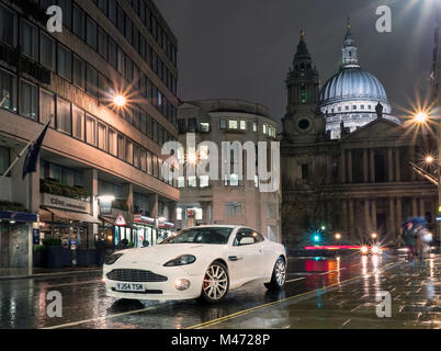 2004 Aston Martin Vanquish in der Stadt London, Großbritannien Stockfoto