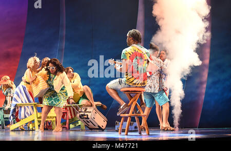 New York, NY, USA. 14 Feb, 2018. Von "Escape Cast Margaritaville' an der 'Escape zu Margaritaville ' drücken Sie die Taste Vorschau im Marquis Theatre am 14. Februar 2018 in New YorkCity durchführen. Quelle: John Palmer/Medien Punch/Alamy leben Nachrichten Stockfoto