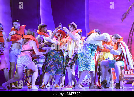 New York, NY, USA. 14 Feb, 2018. Von "Escape Cast Margaritaville' an der 'Escape zu Margaritaville ' drücken Sie die Taste Vorschau im Marquis Theatre am 14. Februar 2018 in New YorkCity durchführen. Quelle: John Palmer/Medien Punch/Alamy leben Nachrichten Stockfoto