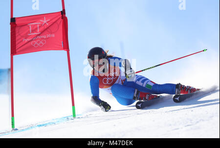 Pyeongchang, Südkorea. 15 Feb, 2018. 15.02.2018, Südkorea, Pyeongchang, Olympia, Ski alpin, Riesenslalom, Damen, 1. Durchgang im yongpyong Alpin-Zentrum. Sofia Goggia aus Italien in Aktion. Quelle: Michael Kappeler/dpa/Alamy leben Nachrichten Stockfoto