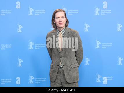 Berlin, Deutschland. 15 Feb, 2018. Direktor der Animationsfilm "Isle of Dogs" Wes Anderson für Fotos, die während der fotoauftrag der 68. Internationalen Filmfestspiele Berlin in Berlin, Hauptstadt der Bundesrepublik Deutschland, Jan. 15, 2018 Posen. Credit: Shan Yuqi/Xinhua/Alamy leben Nachrichten Stockfoto