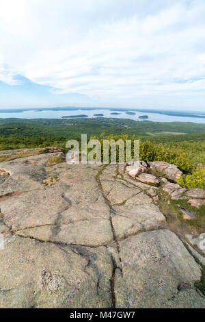 Anzeigen von Bar Harbor und der Franzose Bucht von oben Cadillac Mountain, Acadia National Park, Maine, USA. Stockfoto