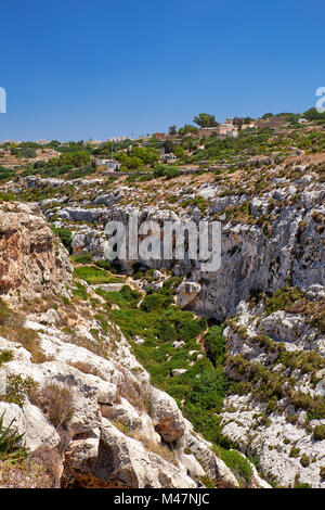 Wied Babu Depression an der Südküste der Insel Malta. Stockfoto