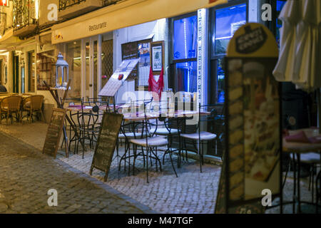 Menschenleere außen auf ein Restaurant in der Stadt Lagos Stockfoto