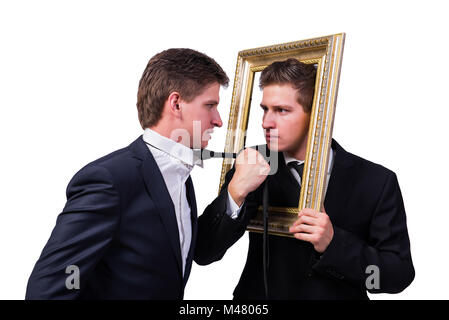 Zwei Zwillinge Geschäftsleute argumentierend mit einander isoliert auf weiss Stockfoto