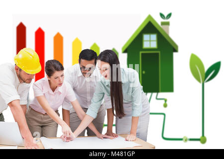Zusammengesetztes Bild des Architektur Teams arbeiten zusammen an der Rezeption Stockfoto