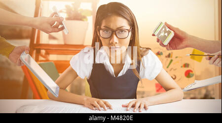 Zusammengesetztes Bild Hände Haltevorrichtungen Stockfoto