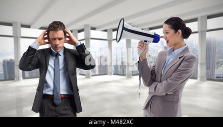 Zusammengesetztes Bild von gestressten Geschäftsmann mit Händen auf Kopf Stockfoto