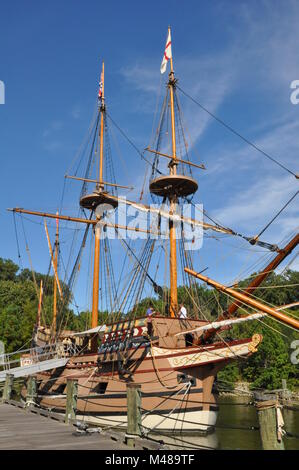 Replik der Kolonialzeit Schiffe an der Jamestown in Virginia Stockfoto