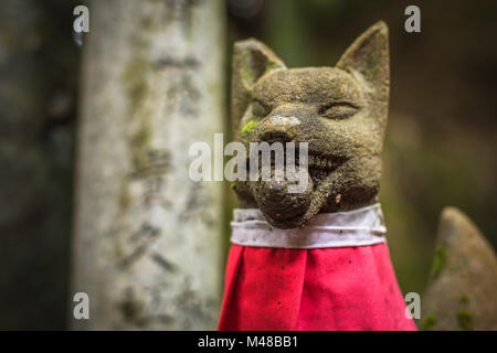 Fox-Skulptur in Fushimi Inari Schrein, Kyoto, Japan Stockfoto