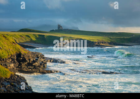 An der Küste Blick auf das classiebawn Castle, Mullaghmore, County Sligo, Irland. Stockfoto