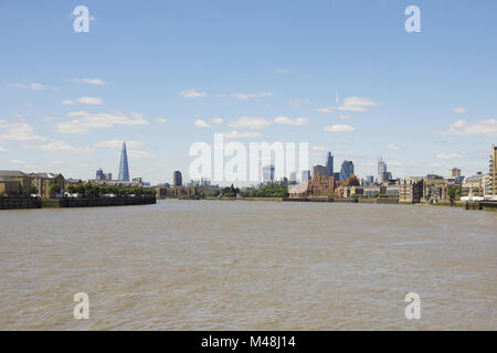 Die Skyline von London, wie von Canary Wharf angesehen Stockfoto