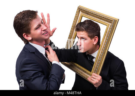 Zwei Zwillinge Geschäftsleute argumentierend mit einander isoliert auf weiss Stockfoto