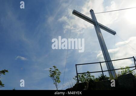 Das Gipfelkreuz aus Hohfelsen Seebach Schwarzwald Deutschland Stockfoto