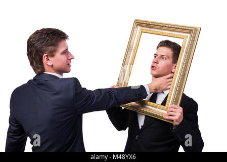 Zwei Zwillinge Geschäftsleute argumentierend mit einander isoliert auf weiss Stockfoto
