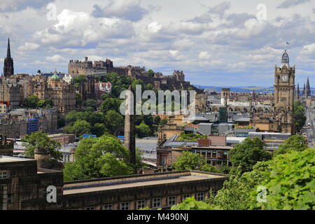 Ein Blick über Edinburgh von Calton Hill, Schottland Stockfoto